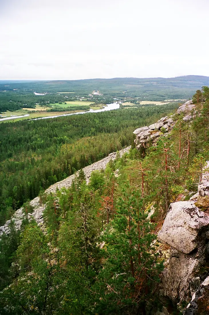 Aavasaksa Cliff and river