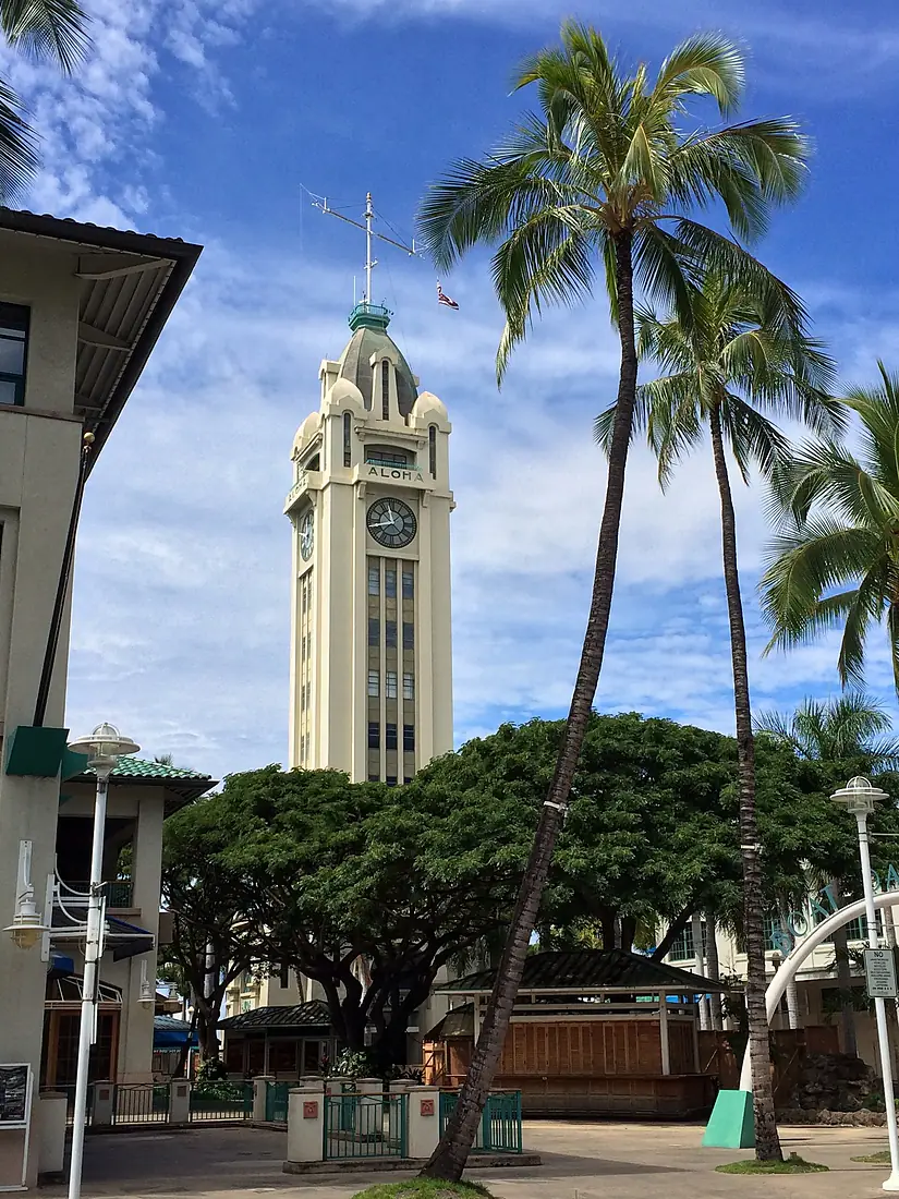 Aloha Tower (12997774614)