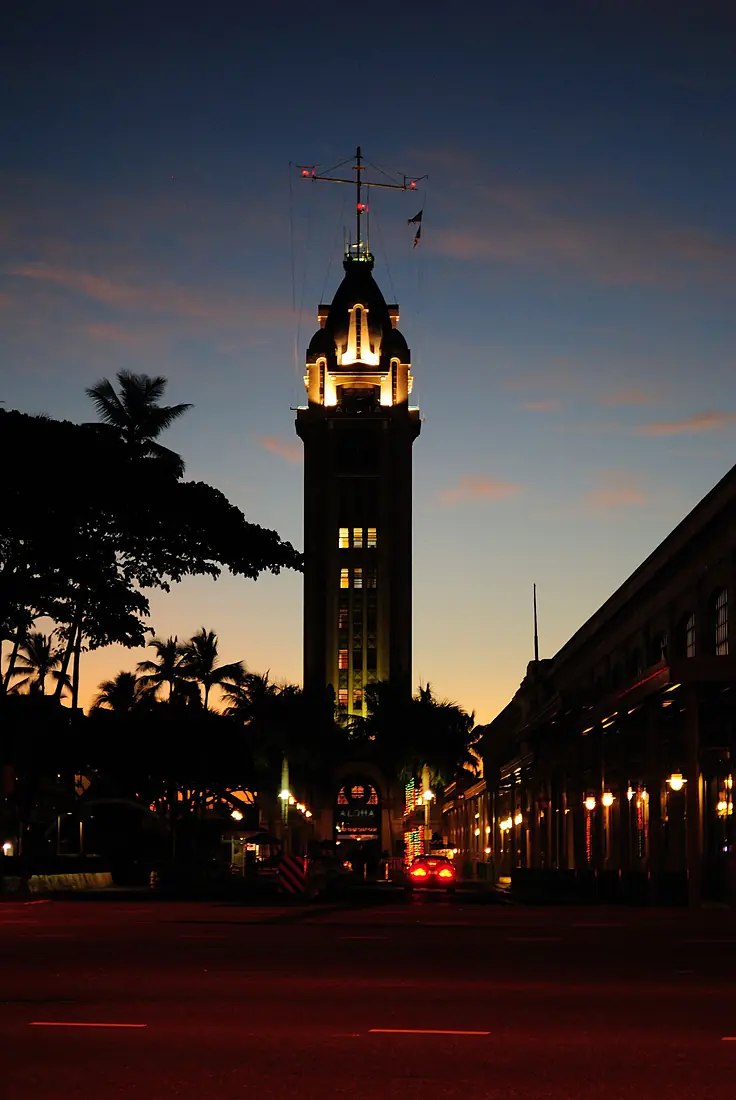 Aloha Tower at Dusk (5289435364)