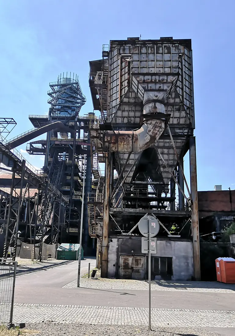 Ostrava, Dolní oblast Vítkovice, Bolt Tower a Slon