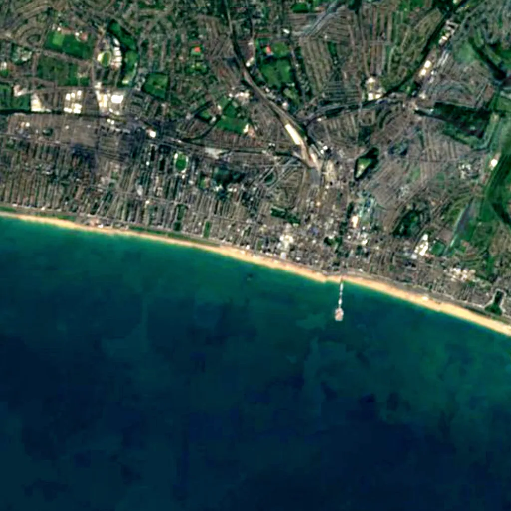 Brighton i360 seen from above (Sentinel-2)