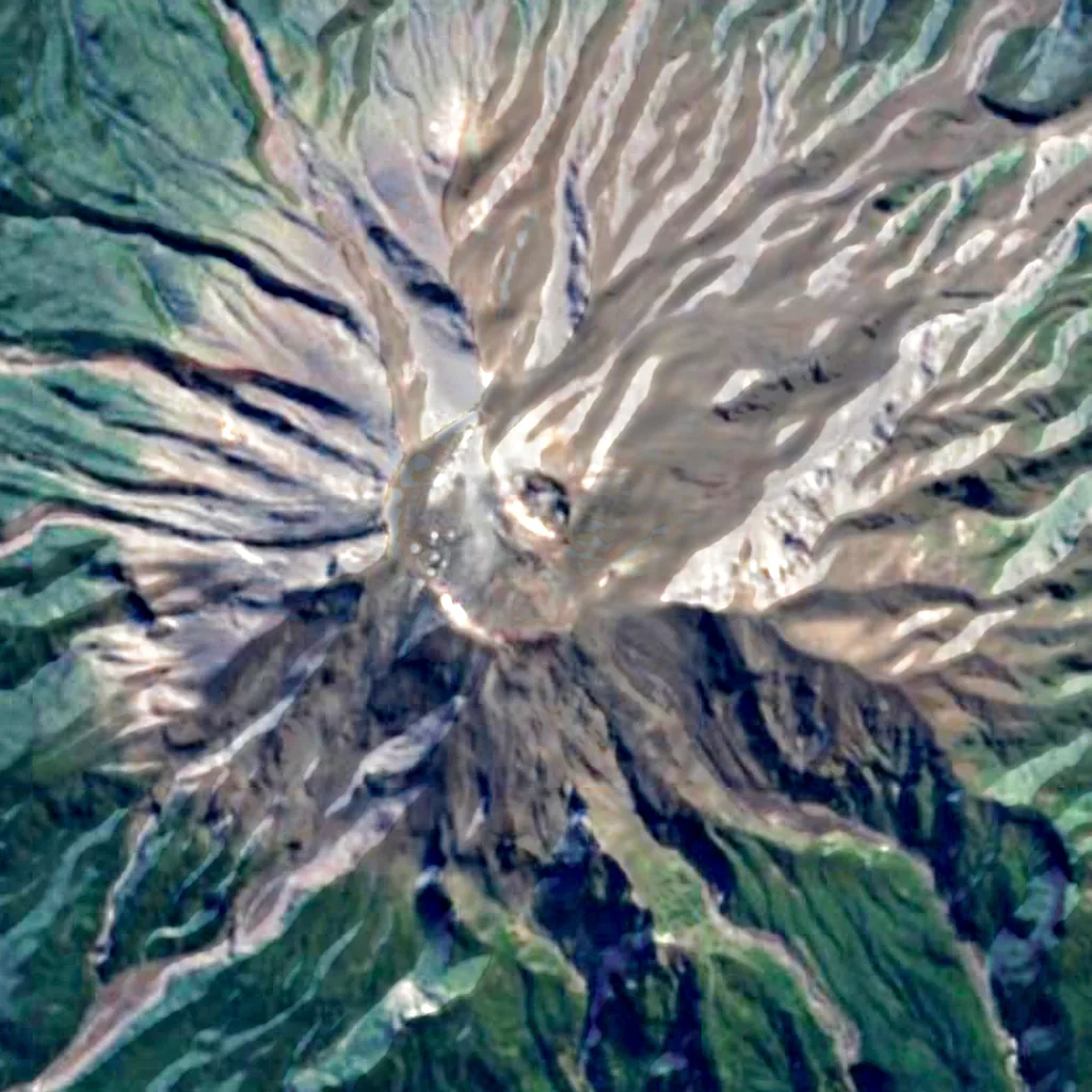 Calbuco seen from above (Sentinel-2)