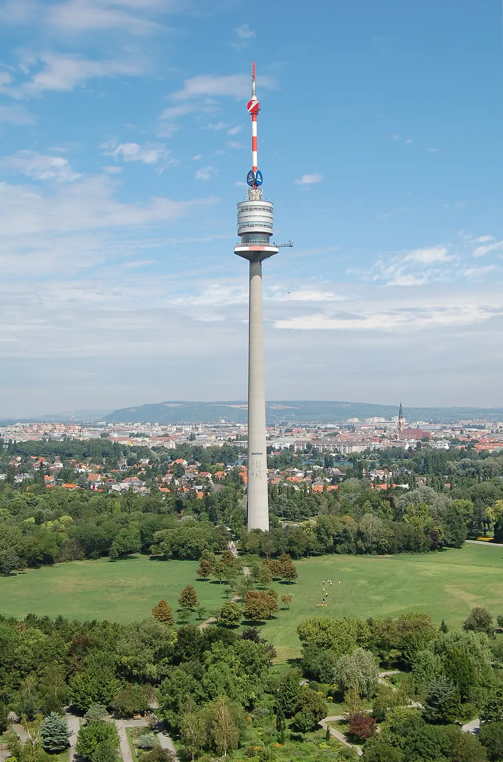 Donauturm 20120714