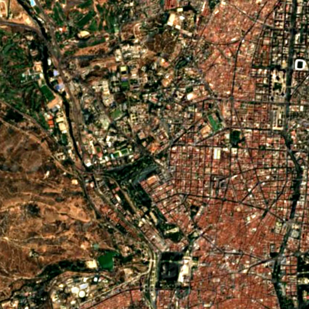 Faro de Moncloa seen from above (Sentinel-2)