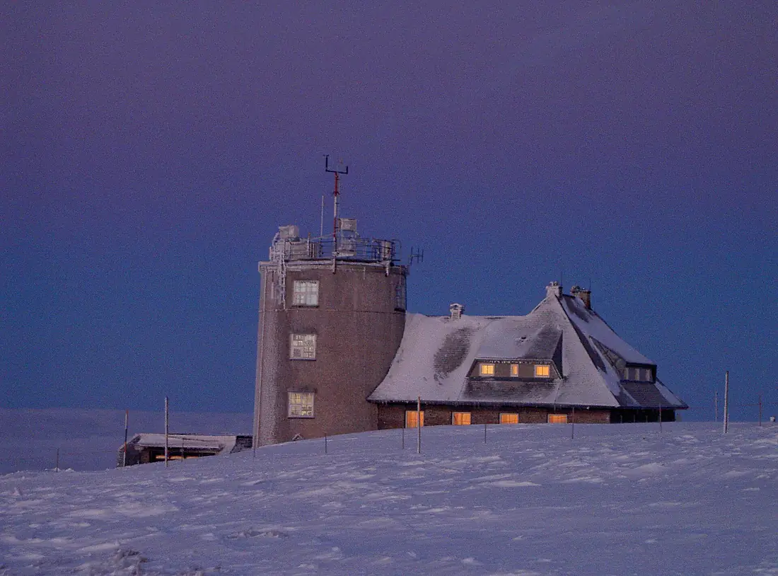 Feldberg (Schwarzwald) Wetterstation Abendstimmung