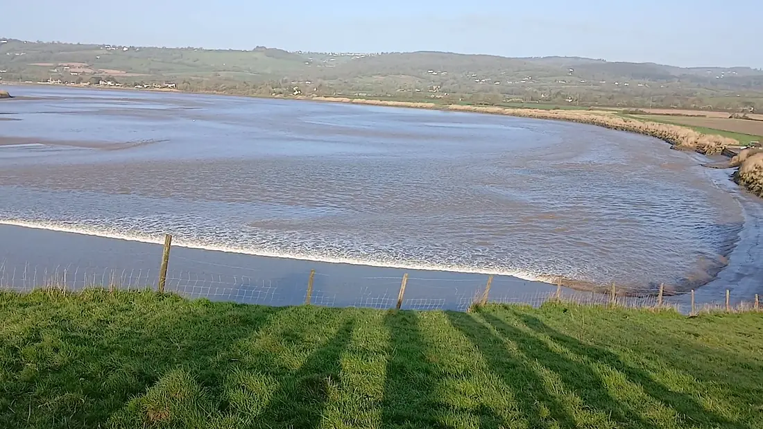 Severn Bore looking W from Garden Cliff
