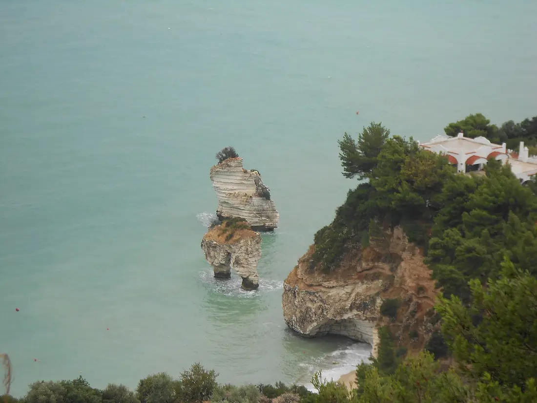 Acqua e roccia - Faraglioni del Gargano