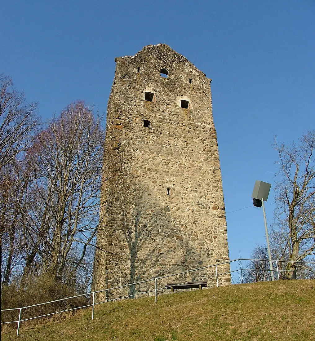 Bergfried - panoramio - Richard Mayer