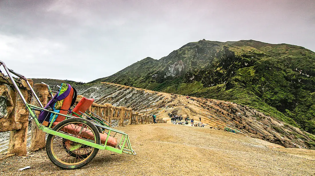 Hiking Track and transportation in Mount Ijen