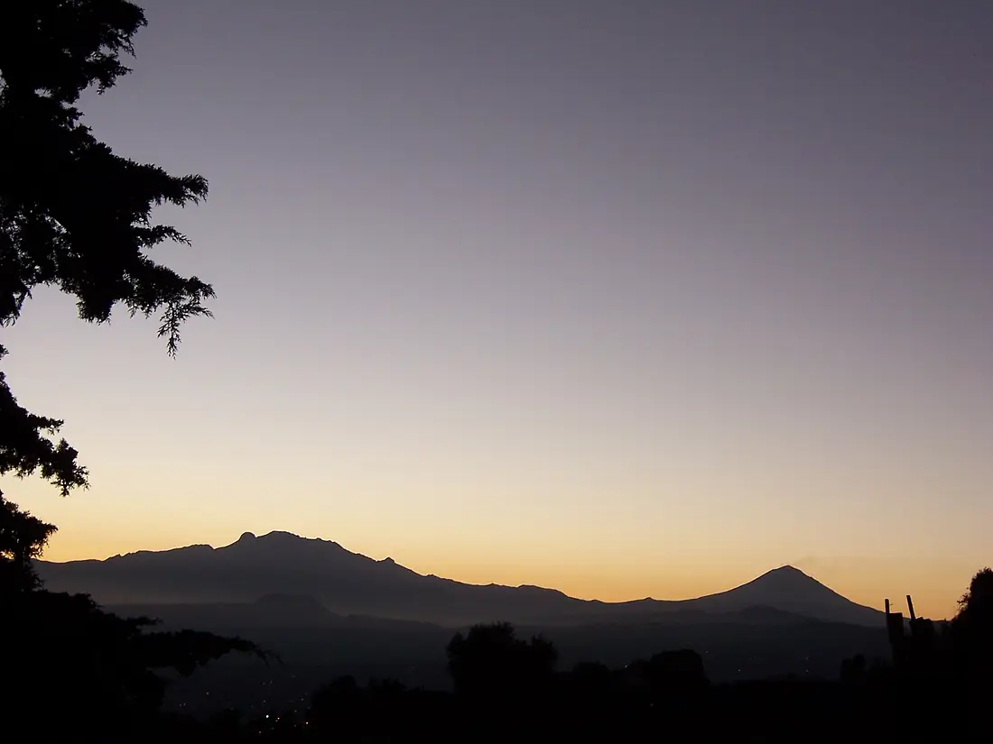 100 1294 - Popocatépetl e Iztaccíhuatl al amanecer