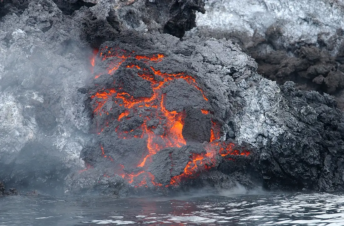 Tair Mountain - Lava flow