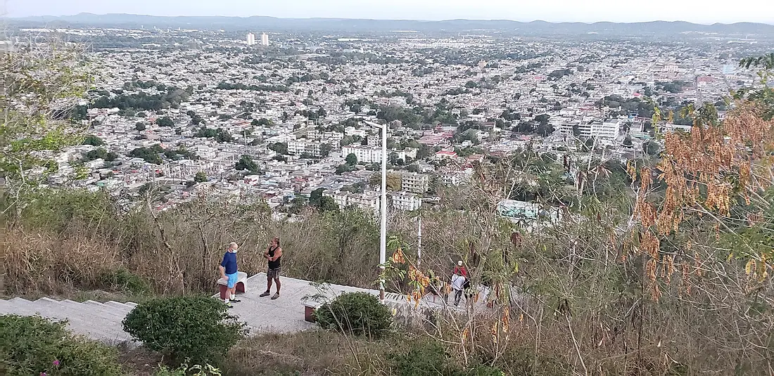 Ciudad de Holguín desde la Loma de la Cruz