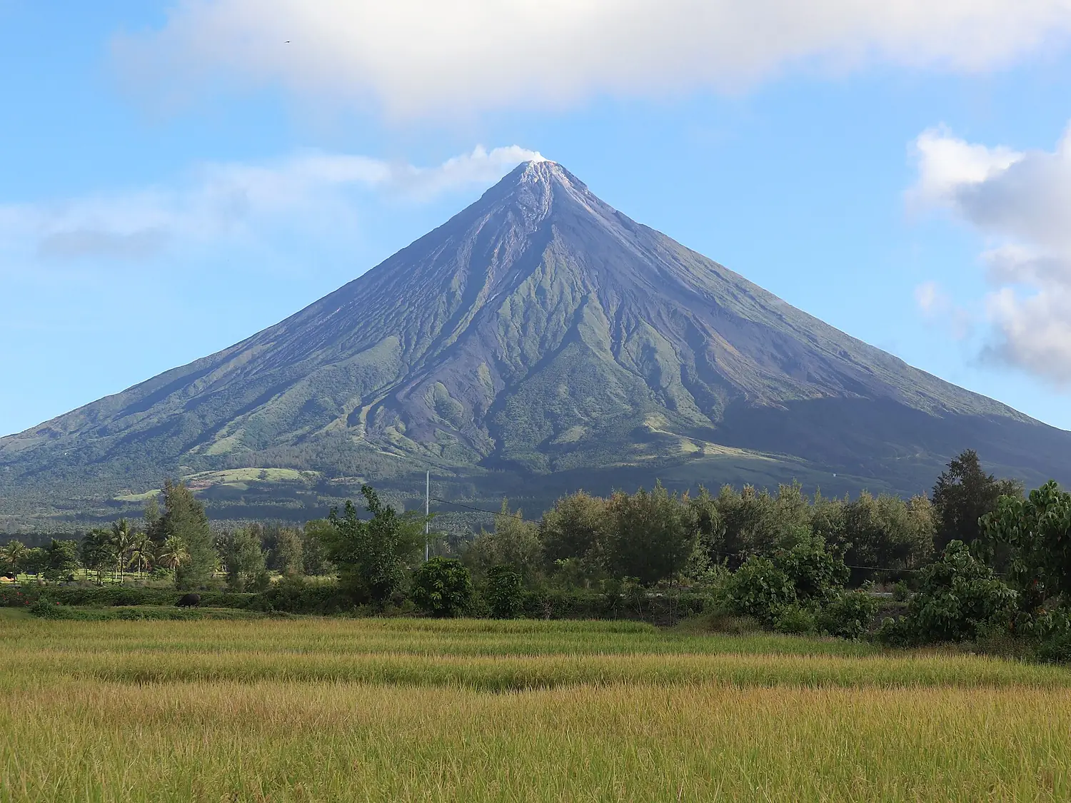Mount Mayon Cagsawa field view close-up (Busay, Daraga, Albay; 04-21-2023)