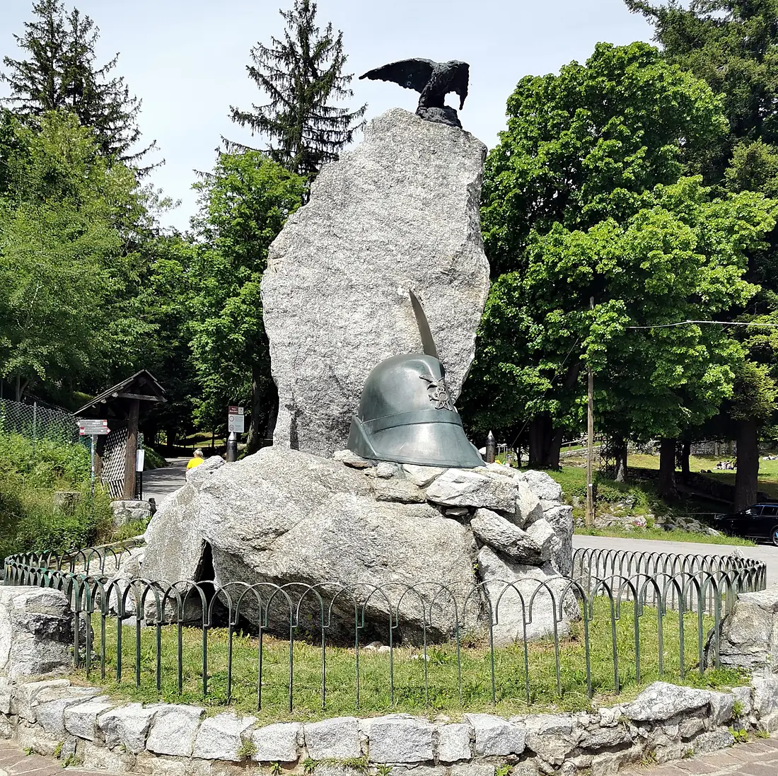 Monumento agli Alpini (Monte Barro, Galbiate) 03