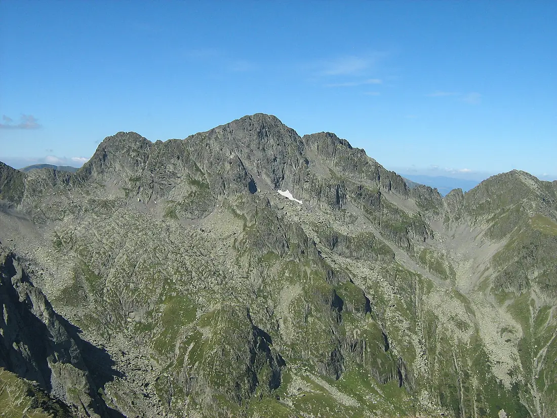 Varful Negoiu (2535m) vazut de pe Vf. Laitel (2390m) - panoramio