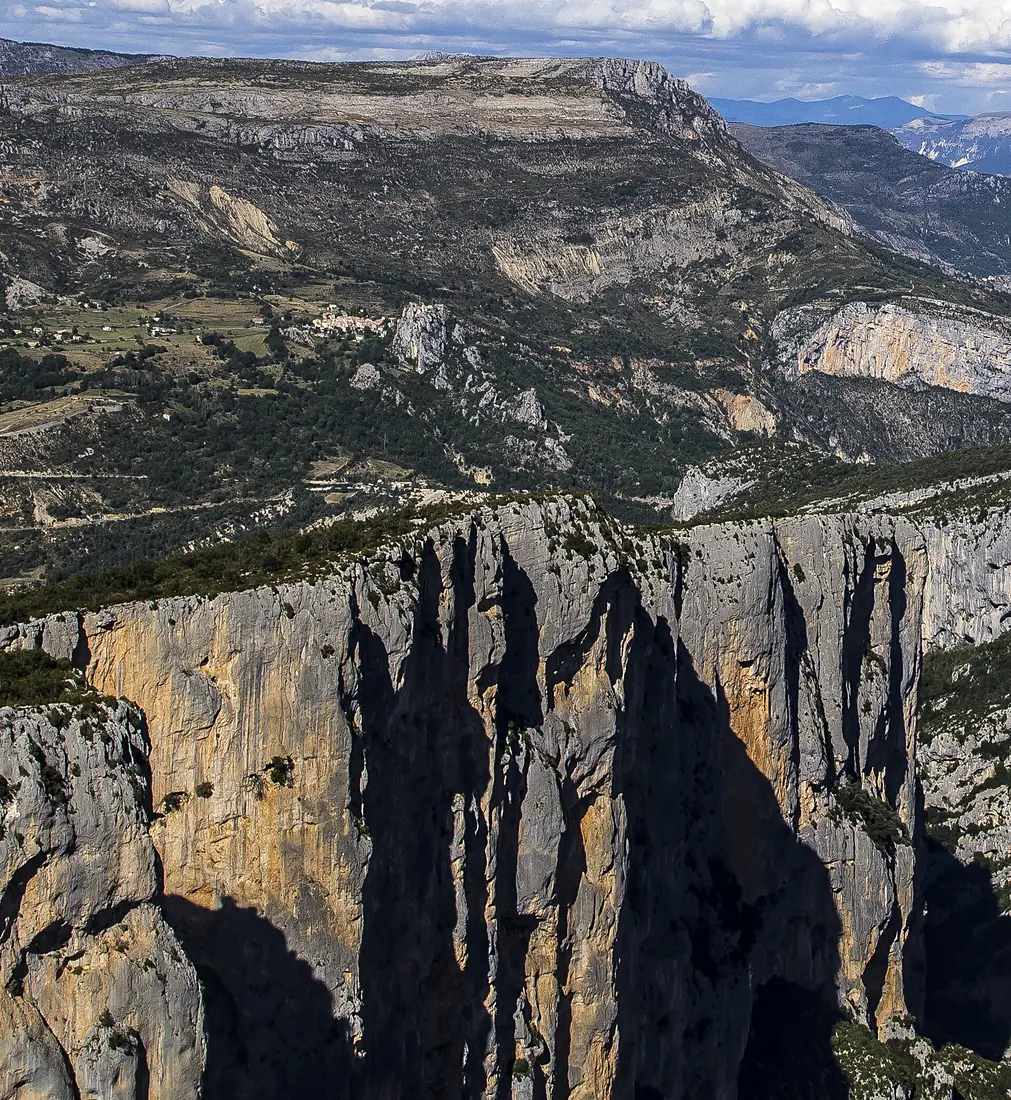 Gorges du Verdon - Rougon and rock - Point Sublime at D 952 road - Massif du Montdenier (cropped)