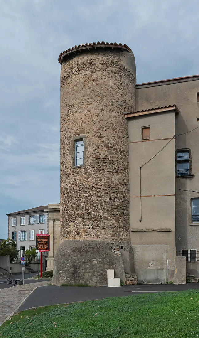 Remains of the city walls in Lezoux (4)