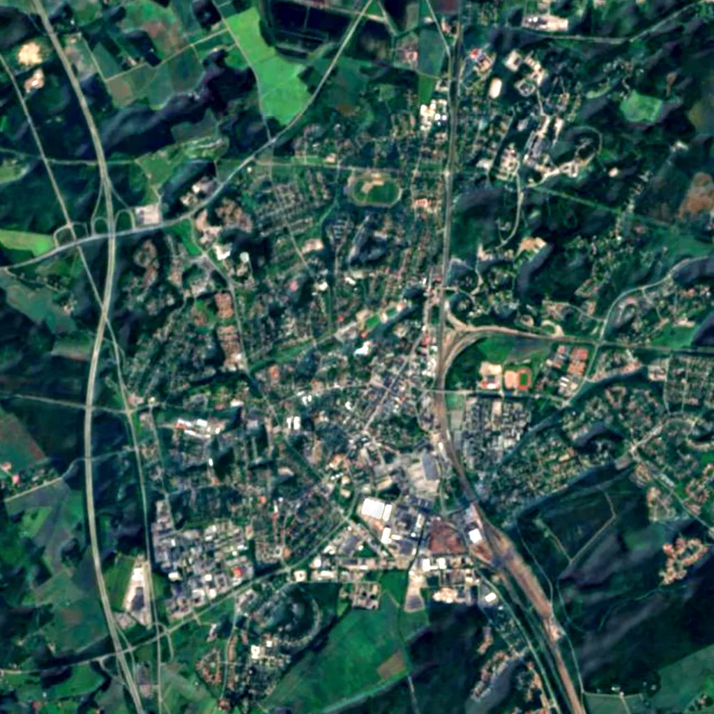 Riihimäki water tower seen from above (Sentinel-2)