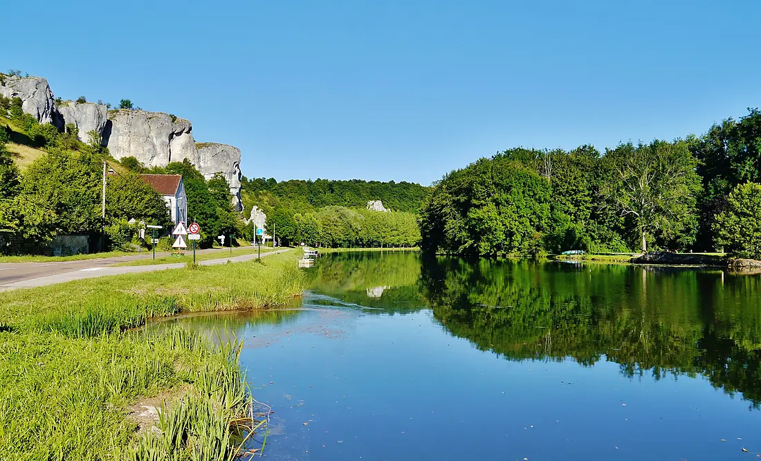 Merry-sur-Yonne Rochers de Saussois & Le Yonne