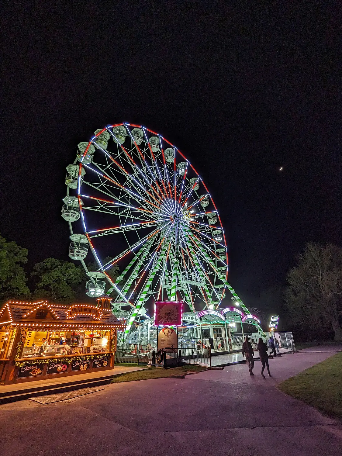 Royal Windsor Wheel at night