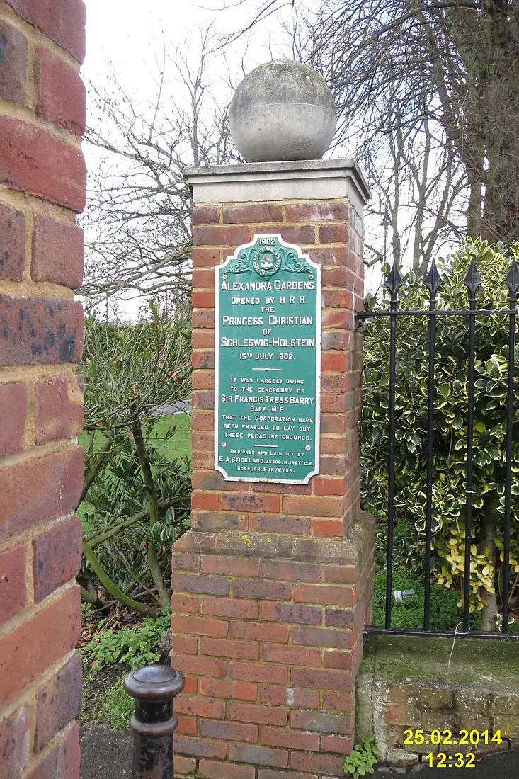 Alexandra Gardens, Windsor (13239740124)