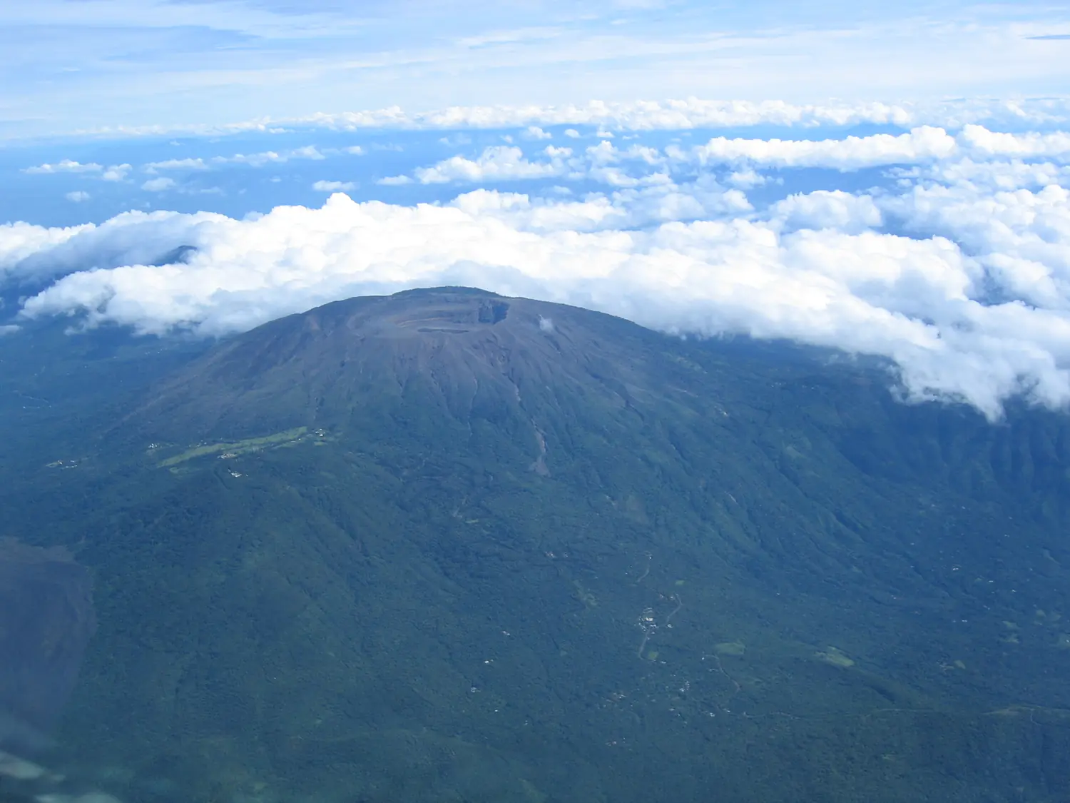 Santa Ana Volcano.USAF.C-130.1