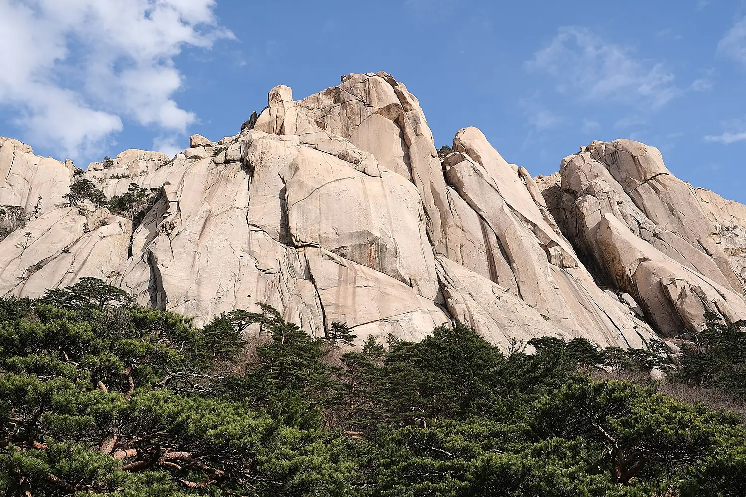 Seoraksan National Park panorama 3
