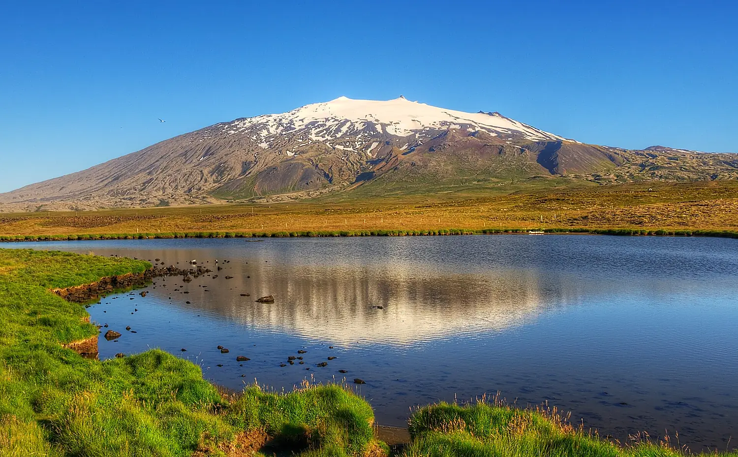 Snæfellsjökull in the Morning (7622876302) (cropped)