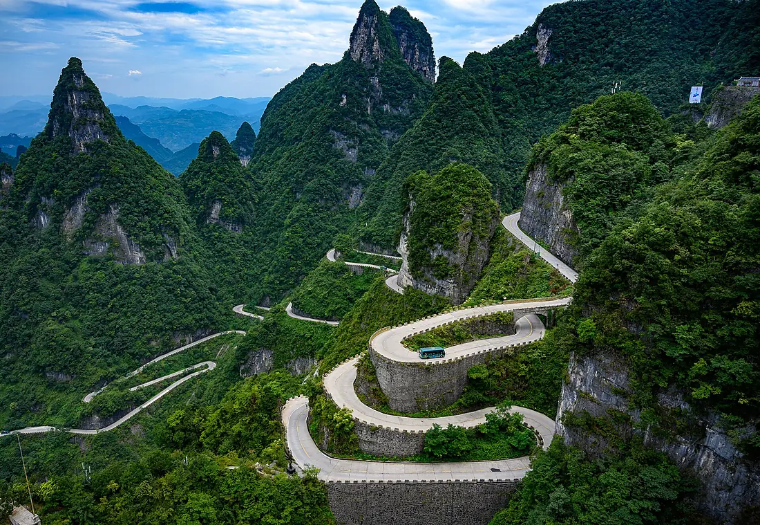 Tianmen Mountain 38183-Zhangjiajie (48757755237)