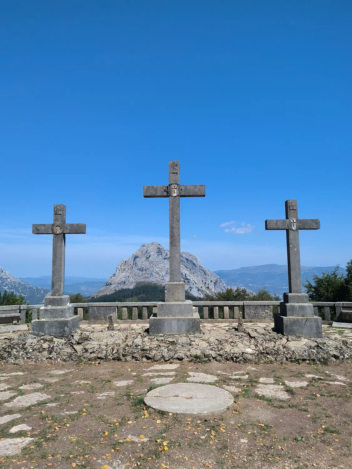 Urkiola, hiru gurutzeen begiratokia - Las Tres Cruces (Urkiola) - Tagzania - 1787482304706