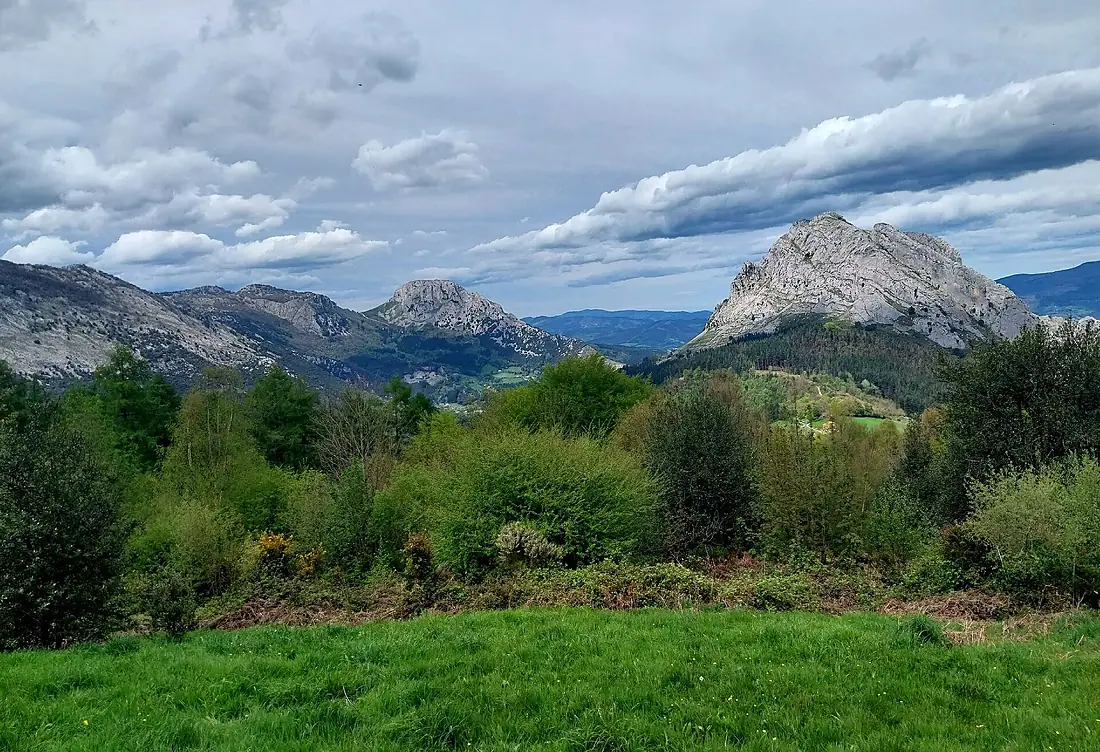 Urkiola - Mirador de Las Tres Cruces 01