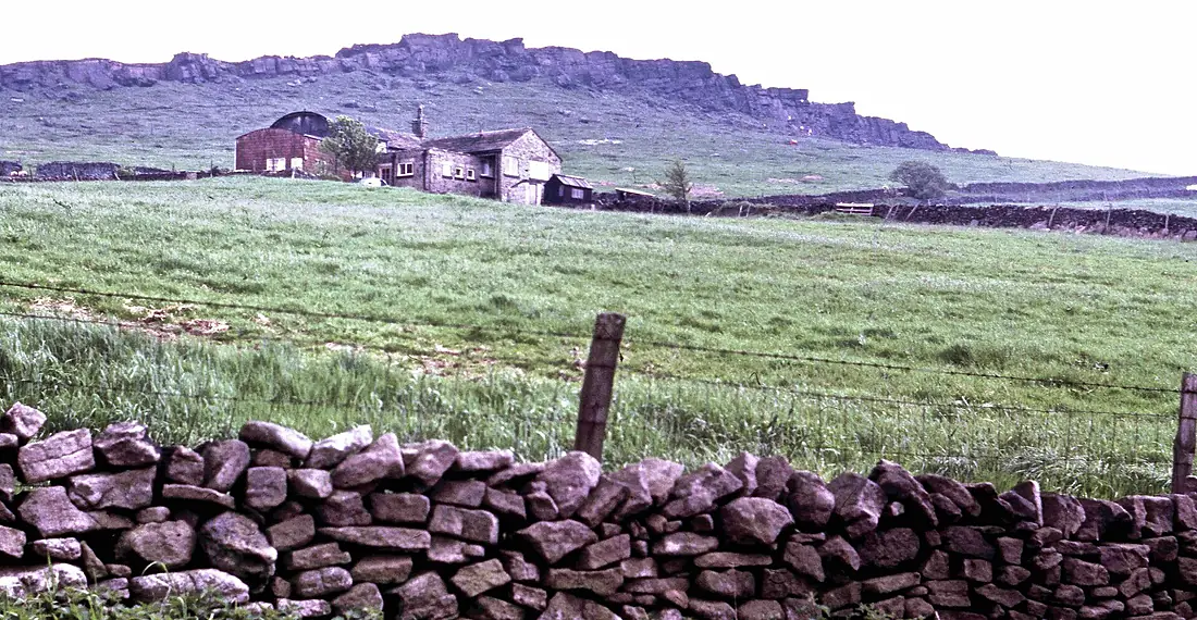 Windgather Cottage YHA and Windgather Rocks
